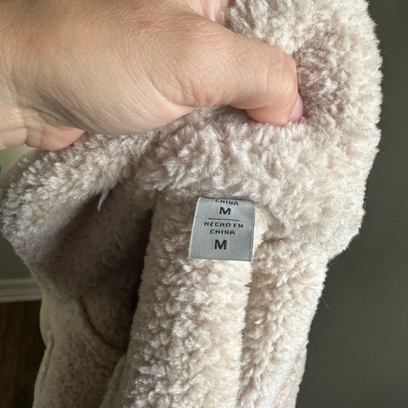 Levi's Women's faux sherling trucker jacket Yellowstone - Picture 5 of 6